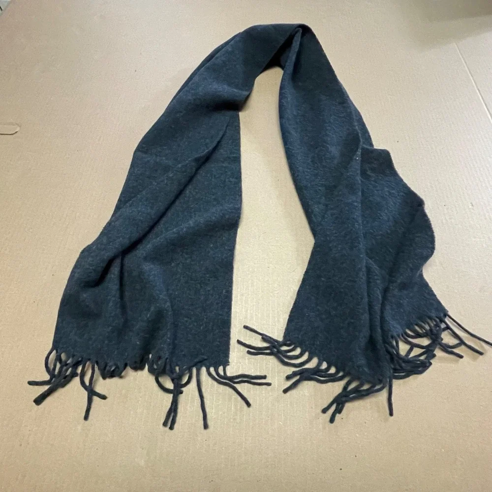 Vintage Gap Gray Wool Scarf w/Fringe Made in Italy 62